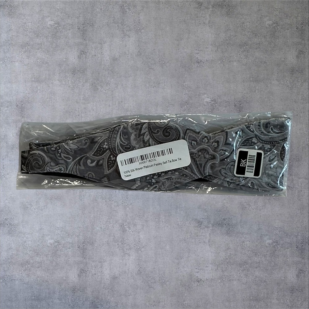 The Tie Bar Bow Tie Mens OS Platinum Silver New Silk Woven Paisley Self-Tie